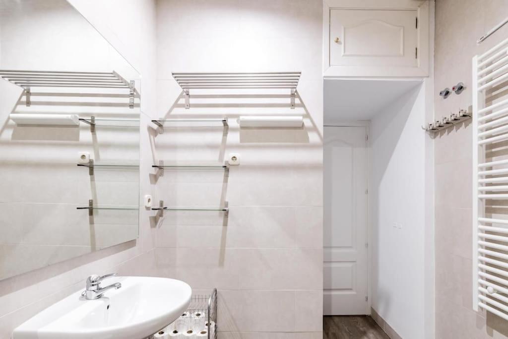 Apartamento Proximo A Gran Via Madrid Apartment Екстериор снимка